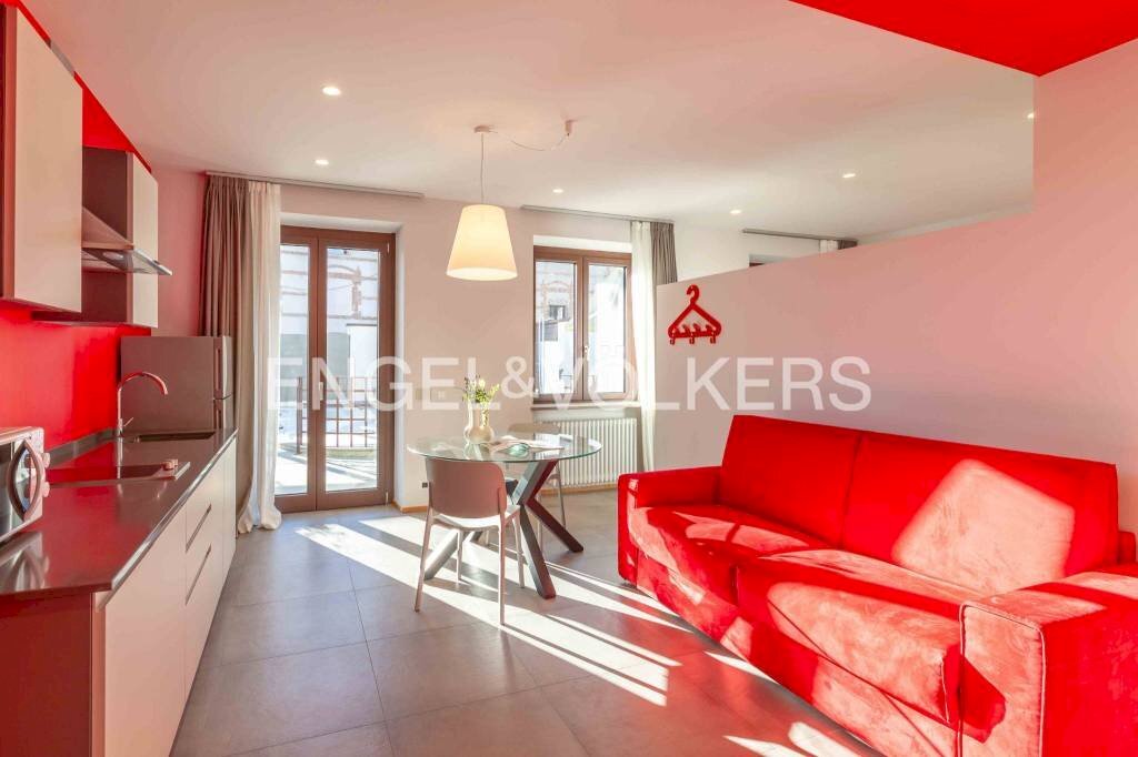 Salone - Appartamento via Vittorio Alfieri, Castiglione Falletto - foto 3