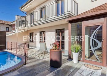 Piscina - Appartamento via Vittorio Alfieri, Castiglione Falletto - foto 1