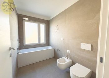 Bagno - Attico via Cesare Cantù, 28, Trieste - foto 13