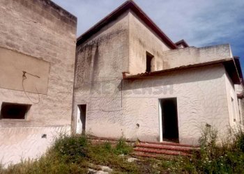 PHOTO-2026-04-15-16-18-07-1.jpg - Villa Mazara del Vallo - foto 7