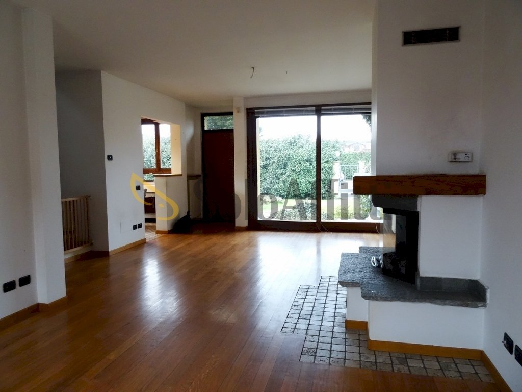 Soggiorno con camino - Villa Castelseprio - photo 2