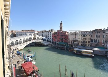 vista dal soggiorno - Appartamento Riva del Vin, Venezia (zona San Polo) - foto 18