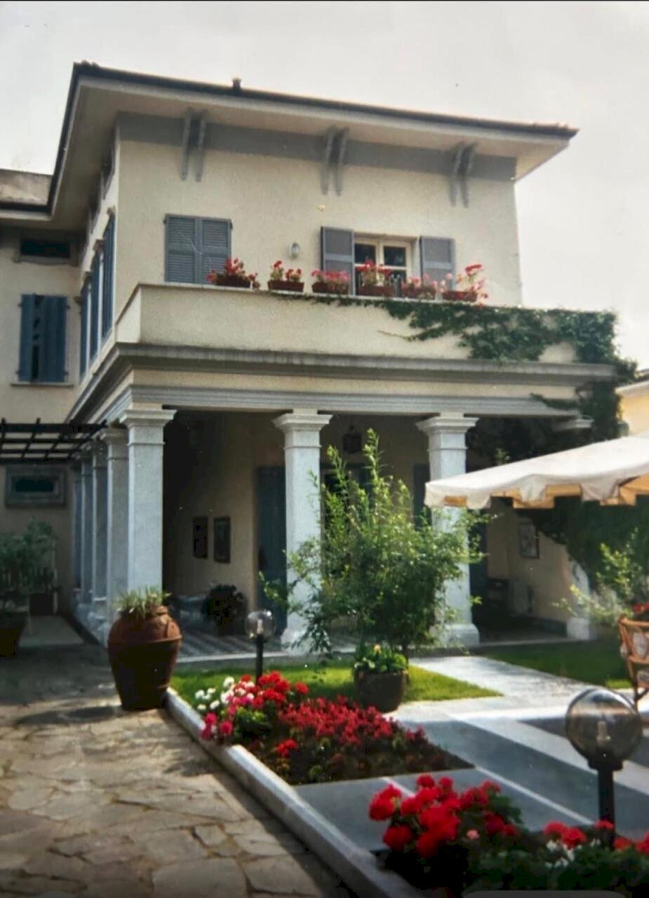 e21d5037-942a-4a01-a883-d3bd429c6683.jpg - Villa Via Firenze 48, Carrara - foto 1