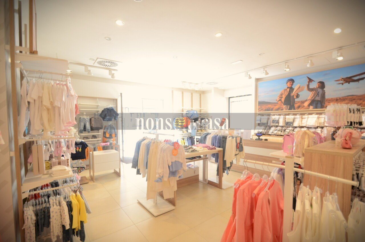 NEGOZIO - Locale Commerciale Via Alessandro Manzoni 220, Perugia - foto 1