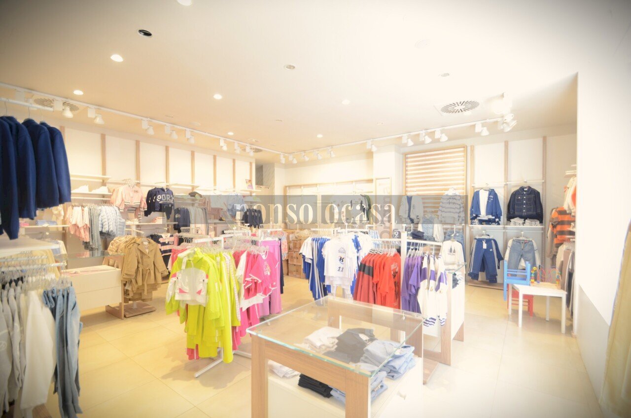 NEGOZIO - Locale Commerciale Via Alessandro Manzoni 220, Perugia - foto 2