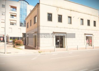 ESTERNO - Locale Commerciale Via Alessandro Manzoni 220, Perugia - foto 17