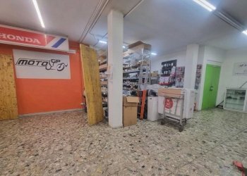 WhatsApp Image 2026-04-14 at 17.54.47 (2).jpeg - Locale Commerciale Via Stefano Buonsignori, Firenze (zona Santa Maria Novella) - foto 2