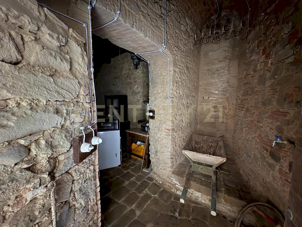 foto magazzino1.jpeg - Warehouse Vicolo dei Frantoi, Scansano - photo 1