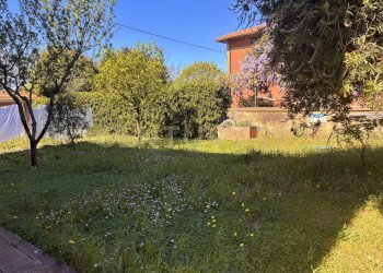 giardino2.jpg - Casa indipendente Strada Statale 1 42, Orbetello - foto 3