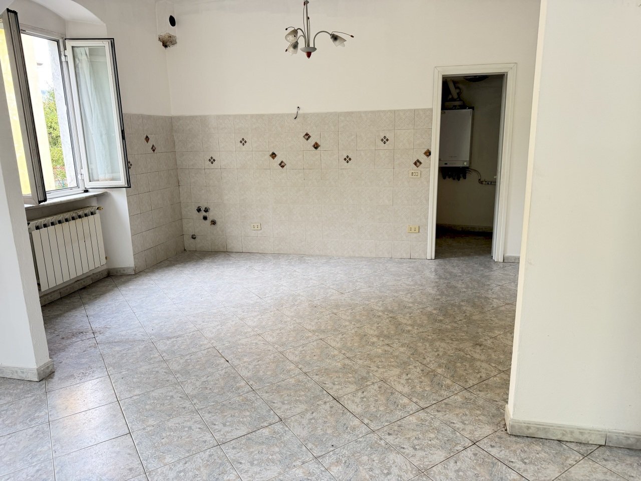 IMG_4352.JPG - Trilocale Viale Giuseppe Mazzini, Sarzana - foto 3