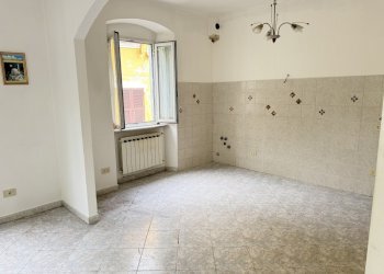 IMG_4350.JPG - Trilocale Viale Giuseppe Mazzini, Sarzana - foto 1