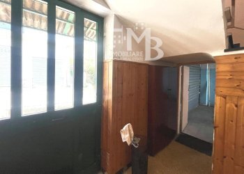 PASSAGGIO INTERNO DA BOX A VANO SCALE - Appartamento Frazione Pannesi 53, Lumarzo - foto 30