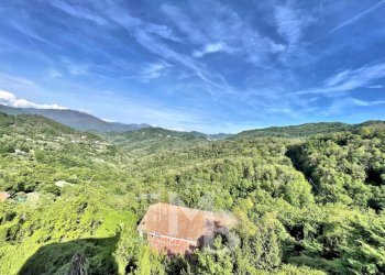 PANORAMA E TERRENI SOTTOSTANTI - Appartamento Frazione Pannesi 53, Lumarzo - foto 8