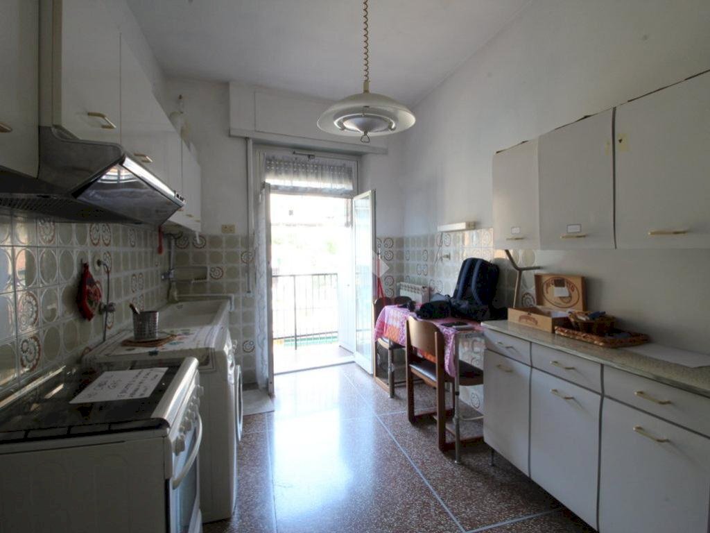 Quadrilocale Via Giulia De Vincenzi, Genova (zona Molassana) - foto 1