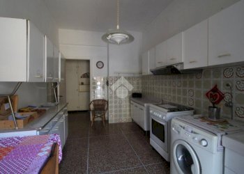 Quadrilocale Via Giulia De Vincenzi, Genova (zona Molassana) - foto 2