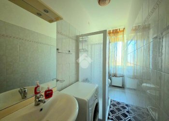 Quadrilocale Via G. Cuneo, Savona (zona Legino) - foto 6