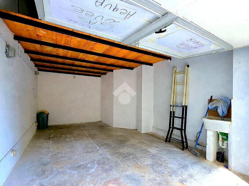 Box Via Mongrifone, Savona (zona Mongrifone) - foto 2