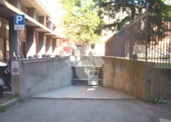 Posto Auto Via delle Casse, Bologna (zona Centro Storico) - foto 2
