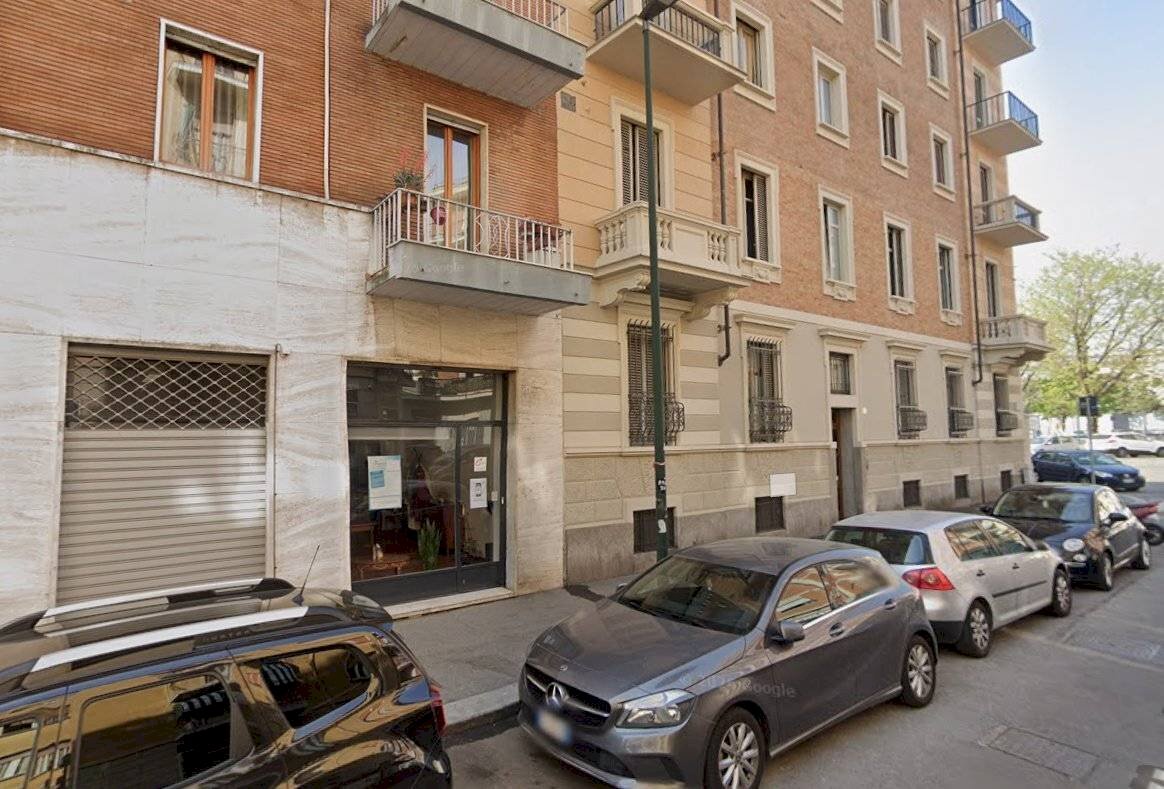 Negozio Via Pollenzo, 51, Torino (zona San Paolo) - foto 1