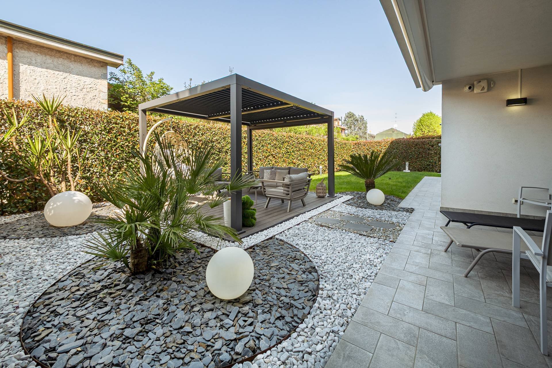 Foto 2 - Trilocale Via Adamello
 
12, Carugate - foto 2