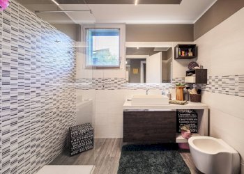 Foto 18 - Trilocale Via Adamello
 
12, Carugate - foto 18