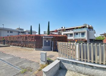 Foto 24 - Trilocale Via Adamello
 
12, Carugate - foto 24