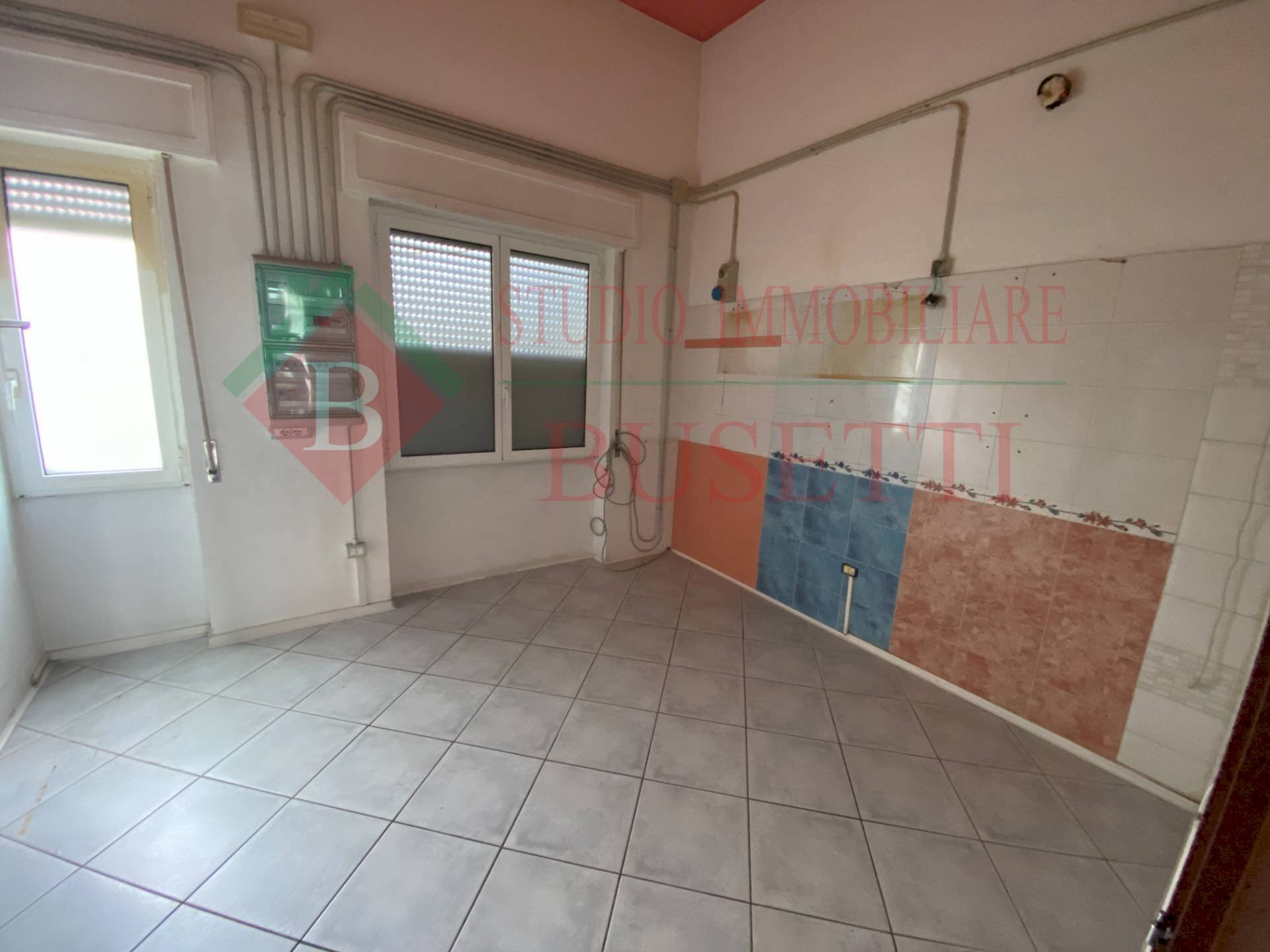 Foto 3 - Locale Commerciale via Dante Alighieri
 
26, Cerro Maggiore - foto 3