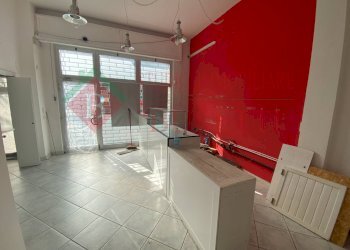 Foto 1 - Locale Commerciale via Dante Alighieri
 
26, Cerro Maggiore - foto 1