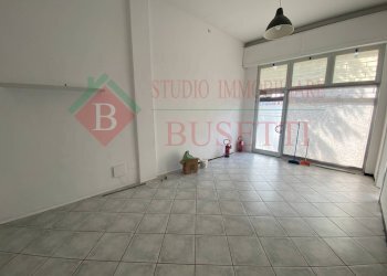 Foto 2 - Locale Commerciale via Dante Alighieri
 
26, Cerro Maggiore - foto 2