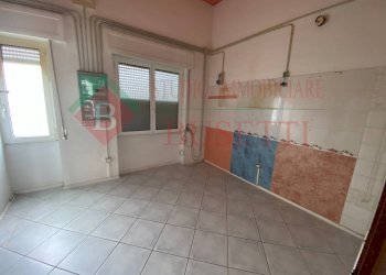 Foto 3 - Locale Commerciale via Dante Alighieri
 
26, Cerro Maggiore - foto 3