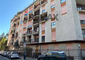 Edificio all\'aperto - Two-room apartment VIA SABOTINO
 
9, Varese - photo 1