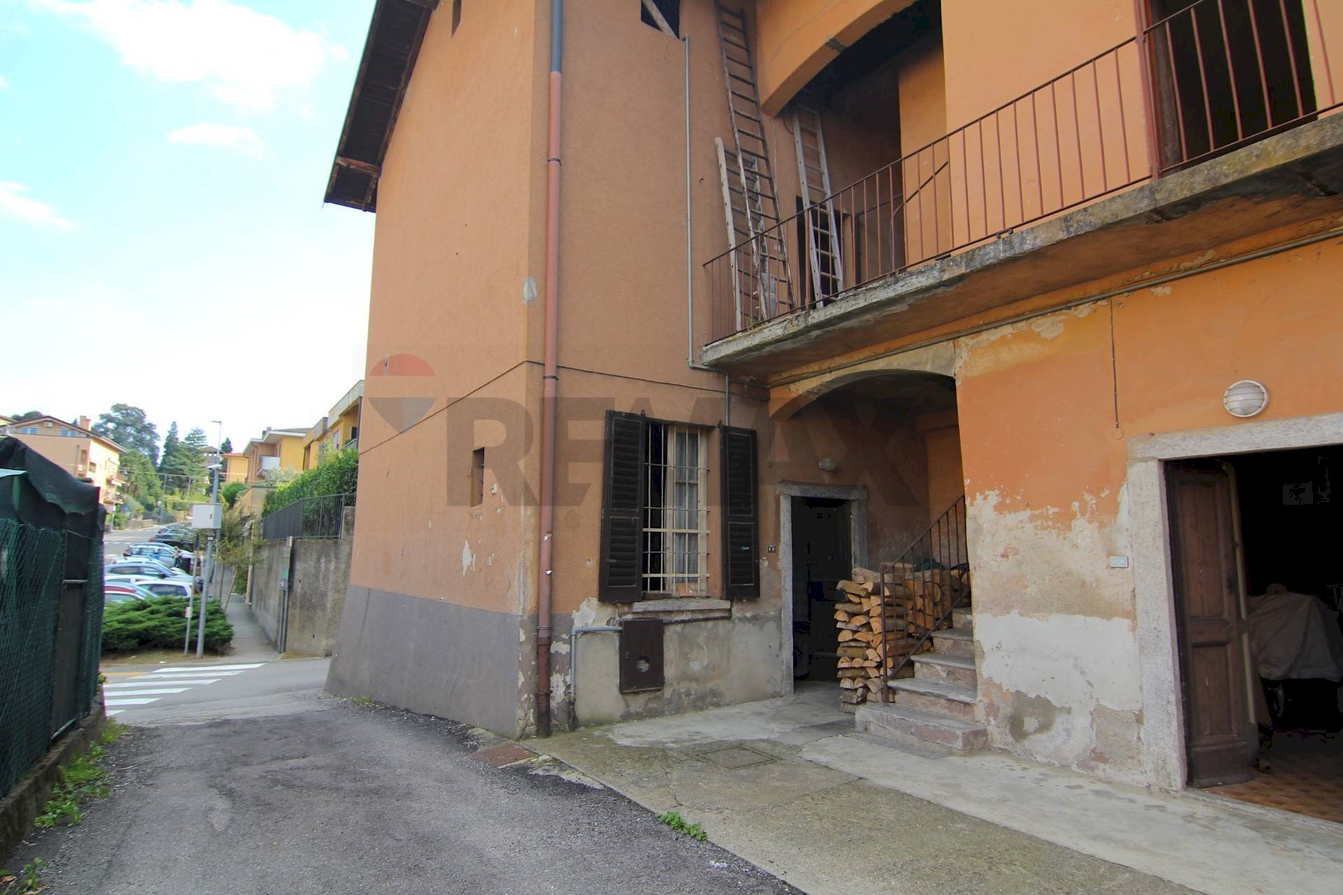 Edificio all\'aperto - Casa semi indipendente Via Trieste
 
5, Buguggiate - foto 2