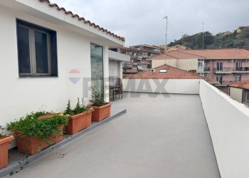 Terrazza - Attico Via Finocchiari
 
175, Aci Catena - foto 3