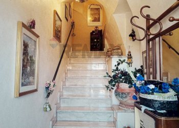 Scale - Appartamento PIAZZA TENENTE DI FAZIO
 
3, Ramacca - foto 3