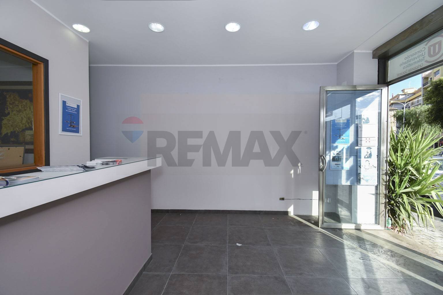 Stanza vuota - Locale Commerciale Piazza Duca Di Camastra
 
20, Catania - foto 2