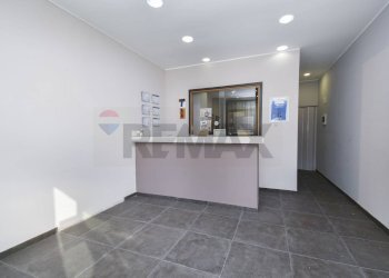 Stanza vuota - Locale Commerciale Piazza Duca Di Camastra
 
20, Catania - foto 3