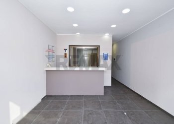 Stanza vuota - Locale Commerciale Piazza Duca Di Camastra
 
20, Catania - foto 4