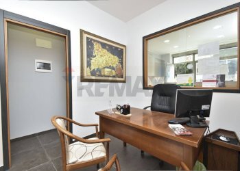 Ufficio - Locale Commerciale Piazza Duca Di Camastra
 
20, Catania - foto 10