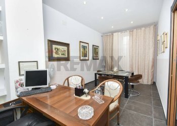 Sala da pranzo - Locale Commerciale Piazza Duca Di Camastra
 
20, Catania - foto 11