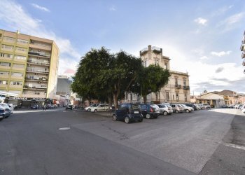 Edificio all\'aperto - Locale Commerciale Piazza Duca Di Camastra
 
20, Catania - foto 24