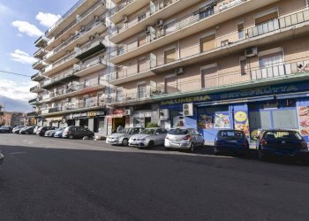 Edificio all\'aperto - Locale Commerciale Piazza Duca Di Camastra
 
20, Catania - foto 25