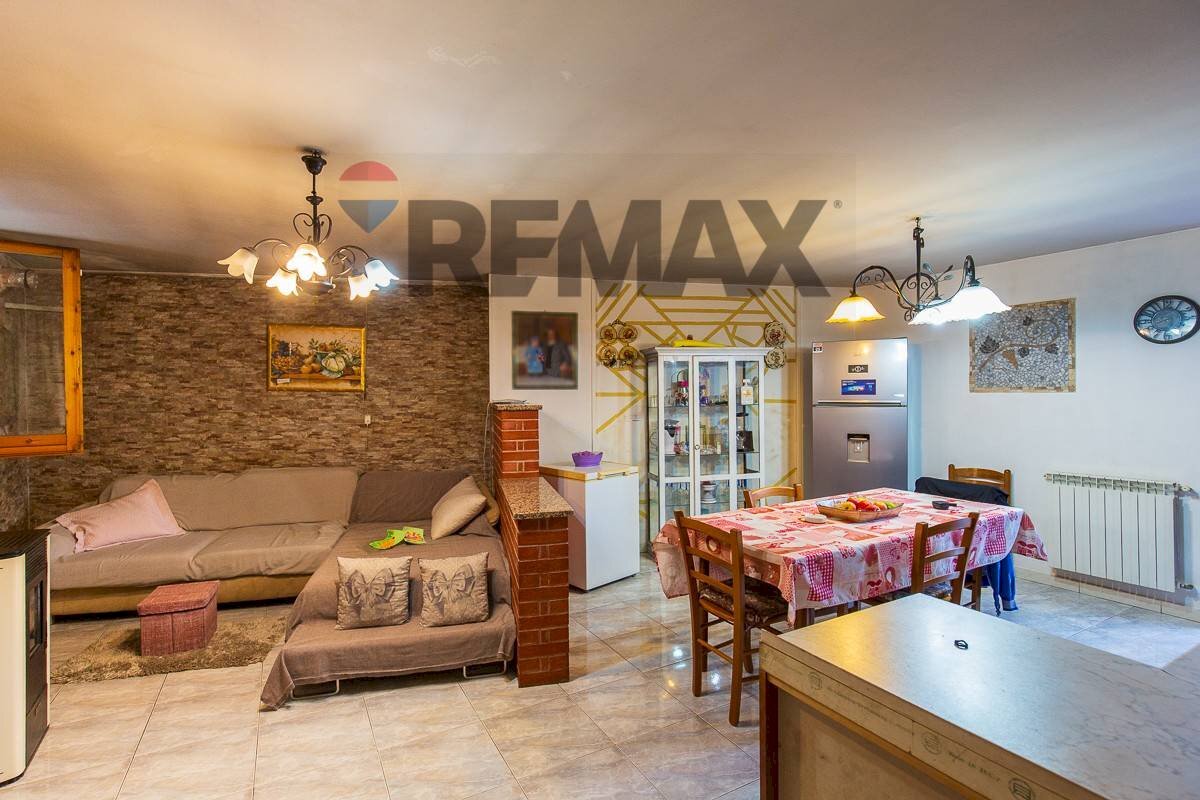 Sala da pranzo - Independent house Vicolo di via stelluzza
 
20, Trecastagni - photo 1