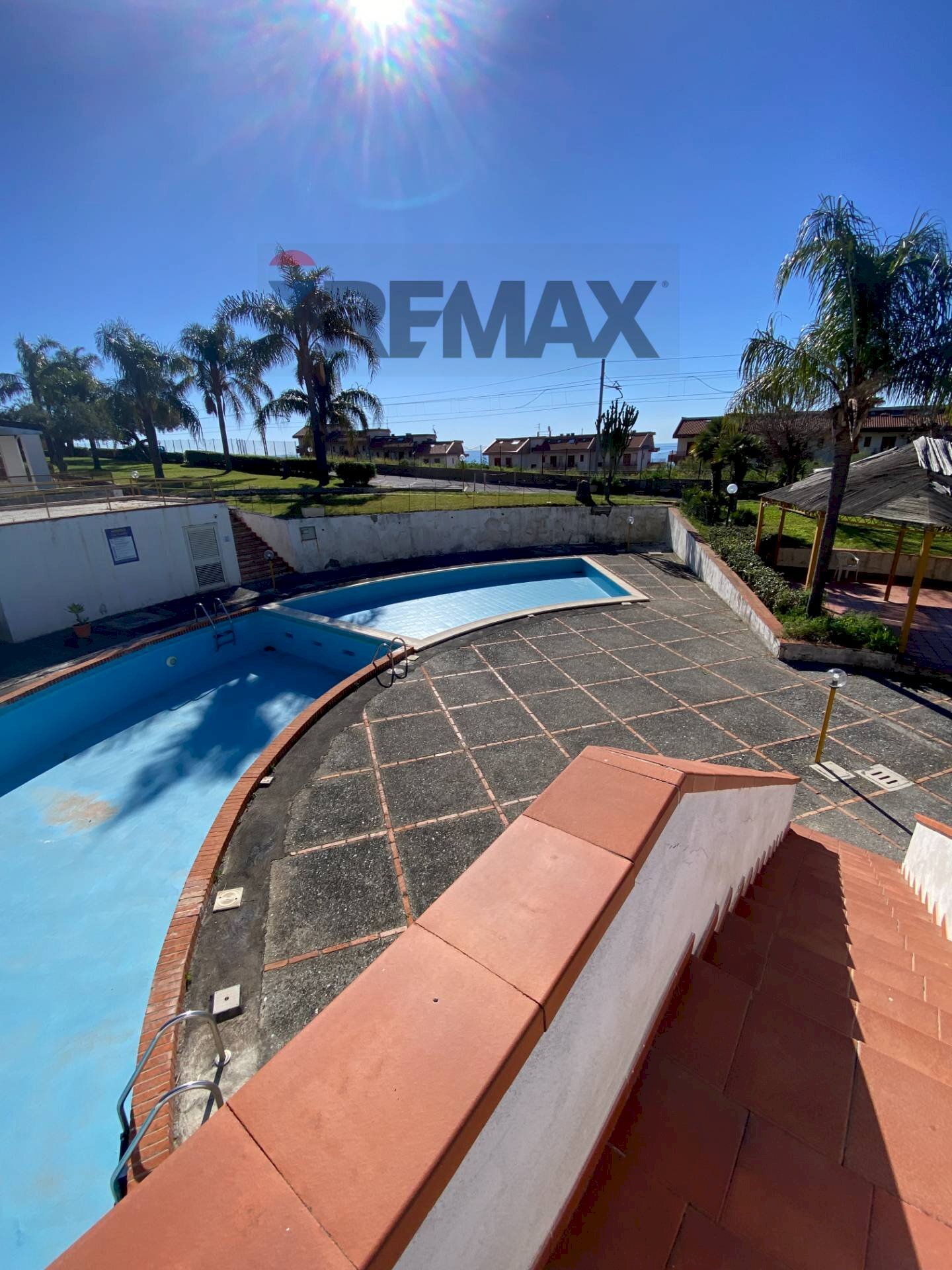 Piscina - Trilocale Via Nazionale
 
78, Letojanni - foto 2