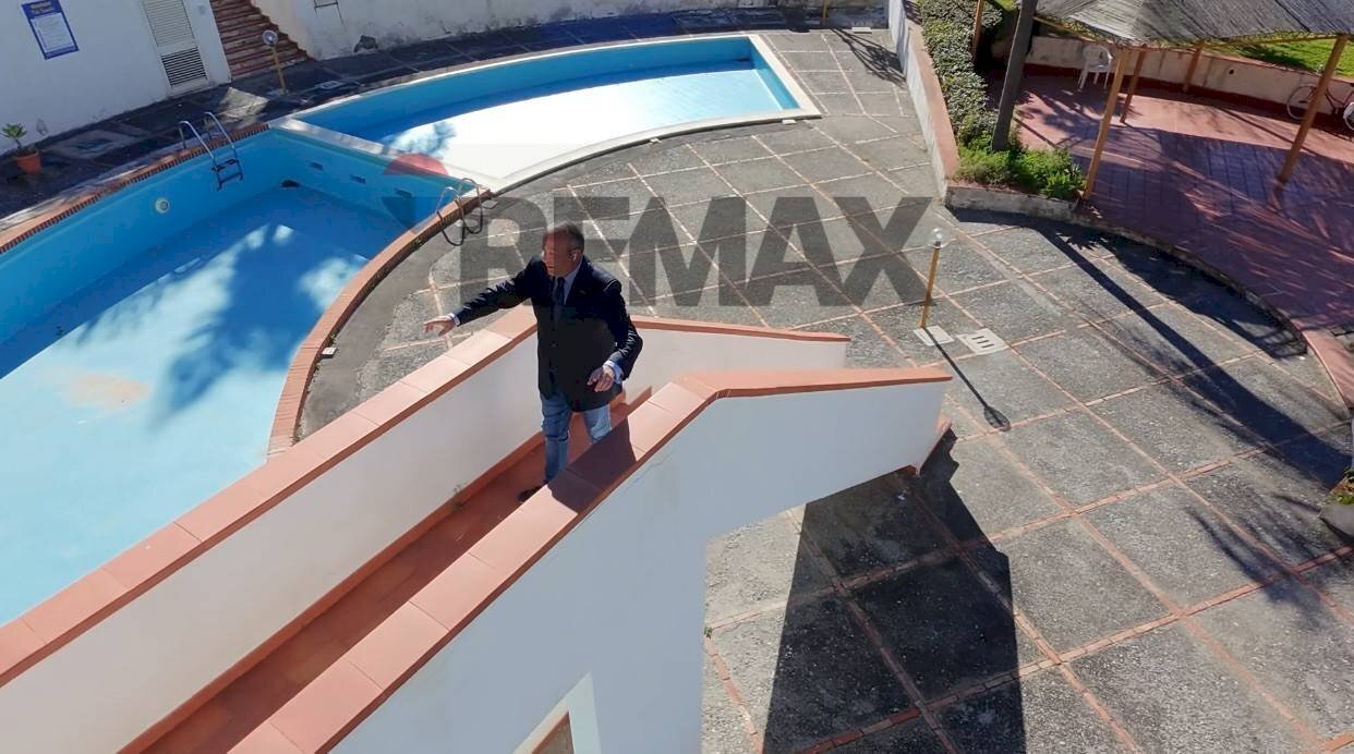 Piscina - Trilocale Via Nazionale
 
78, Letojanni - foto 3