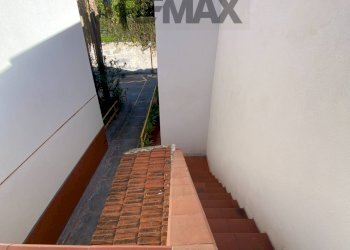 Scale - Trilocale Via Nazionale
 
78, Letojanni - foto 25