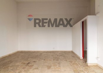 Stanza vuota - Locale Commerciale VIA SAC. SEBASTIANO LISI
 
1, Giarre - foto 3