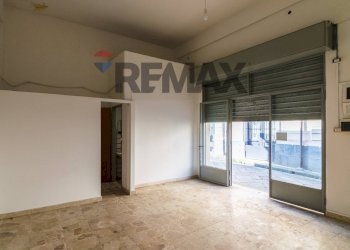 Stanza vuota - Locale Commerciale VIA SAC. SEBASTIANO LISI
 
1, Giarre - foto 7