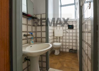 Bagno - Locale Commerciale VIA SAC. SEBASTIANO LISI
 
1, Giarre - foto 9