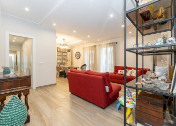 Soggiorno - Quadrilocale via l. ariosto
 
27 F, Acireale - foto 1