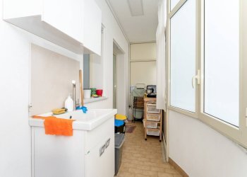 Bagno - Quadrilocale via l. ariosto
 
27 F, Acireale - foto 19